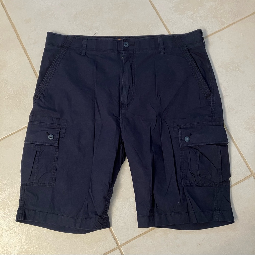 Wear First Then Tell The Difference Men’s Navy Cargo Shorts Size 40 Waist